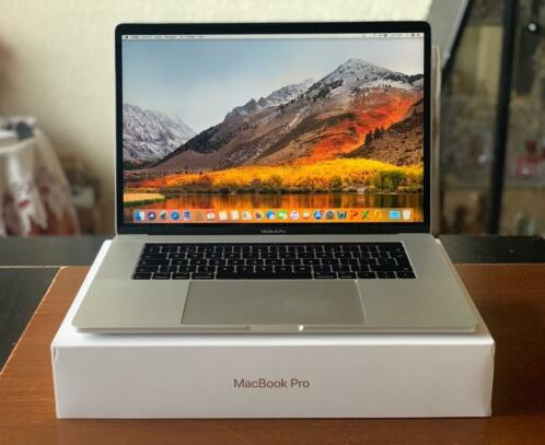 Macbook Pro 15034 2018 2.6 6-Core I7 16GB512GB SSDGARANTIE