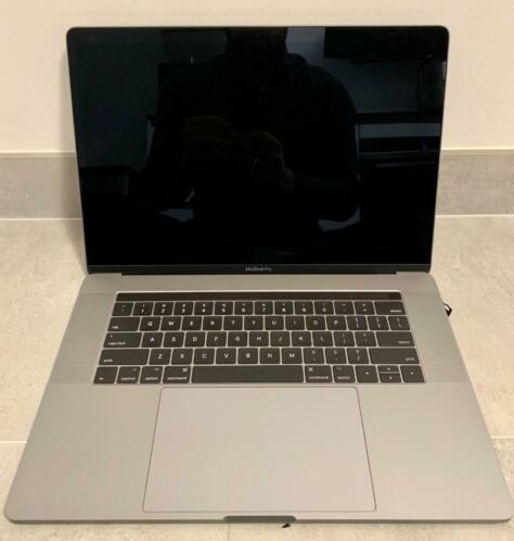 MacBook Pro 15034  2,9 GHz i7  16BG  1TB