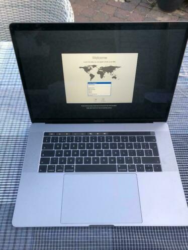 Macbook Pro 15034 met Touchbar 2.6 GHz 6C i7 van 2019