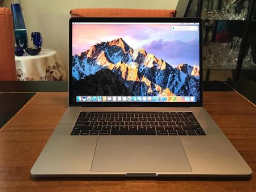 Macbook Pro 15034 TouchBar 2017 2.6 I7 16GB256GB AppleCare