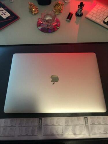 Macbook Pro 15039039 2,6 GHz i7 16GB256GBAppleCareSilver