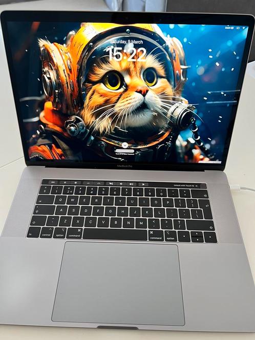 MacBook Pro 15,4 - 16GB - i7 - touchbar - (2019)