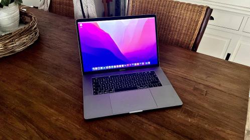 MacBook Pro 15,4 2019  i9 2,4  32gb  1TB  Vega 20 4gb