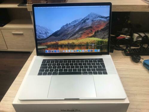 Macbook Pro 15,4- core i7 - 6 core-16gb-ssd 512gb-Radeon 560