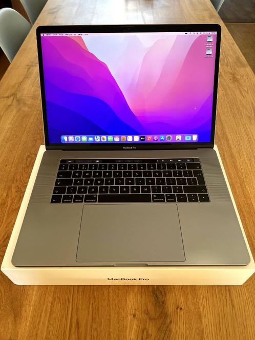 Macbook Pro 15,4quot Grey 500GB 16GB Touchbar RadeonCard - 2018