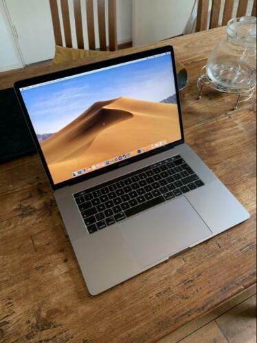 Macbook pro 15inch 2018 2,2 Ghz i7 256Gb SSD 