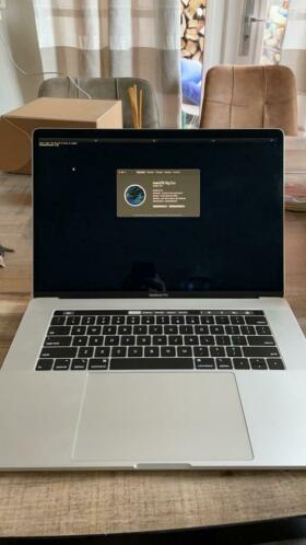 MacBook Pro 15inch 2.2 6-core 512ssd 2018