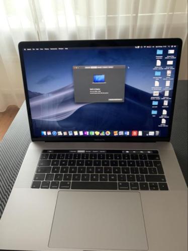 Macbook Pro 15inch Core i72,8GHz16GB256GBSpace Gray