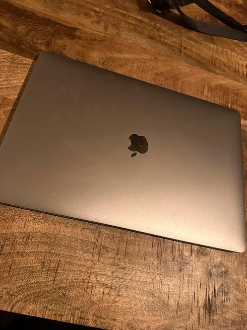 Macbook Pro 15inch TouchBar