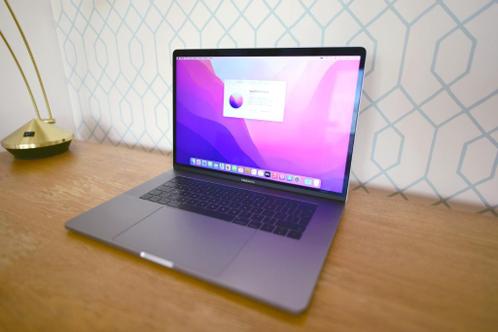 MacBook Pro 15quot 2016 - Core i7 2.7GHz - 512 GB SSD - TouchBa