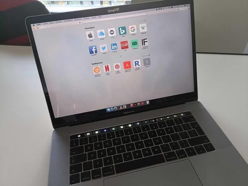 Macbook Pro 15x27 Space Grey 2016 met touchbar