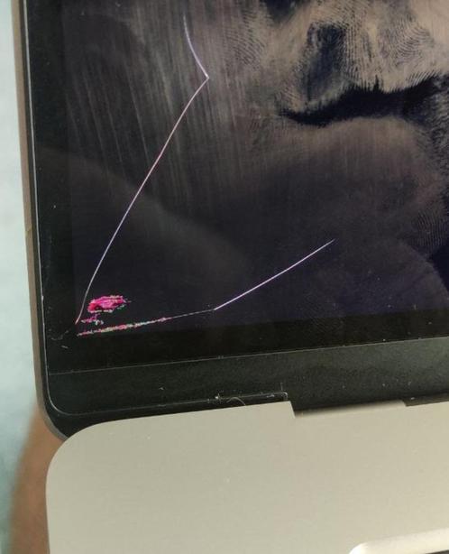 MacBook Pro 16 2019  scherm werkt niet na klein ongelukje