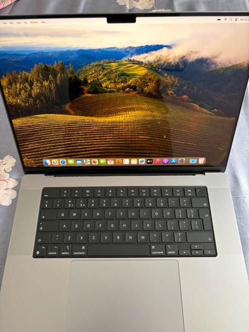 Macbook Pro 16 2021  M1 Pro  32GB RAM  1TB SSD