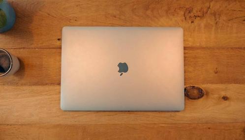 MacBook Pro 16 inch 2019 defect waterschade i9 2.3