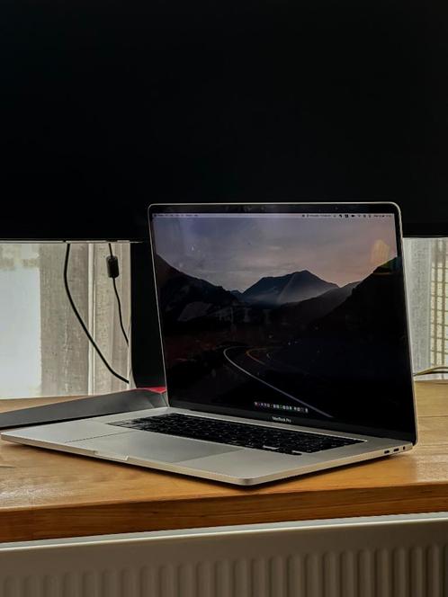 MacBook Pro 16-inch (2019) - Silver