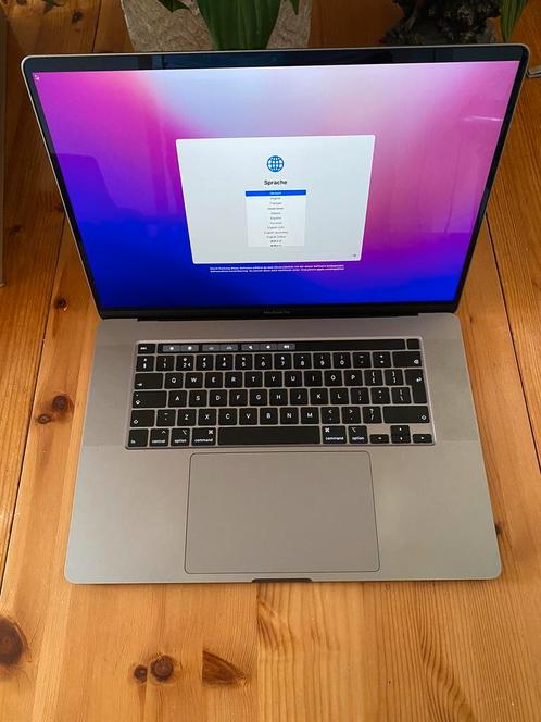 MacBook Pro 16 inch (2020) 2.6 GHz i7, 16GB, 512GB SSD