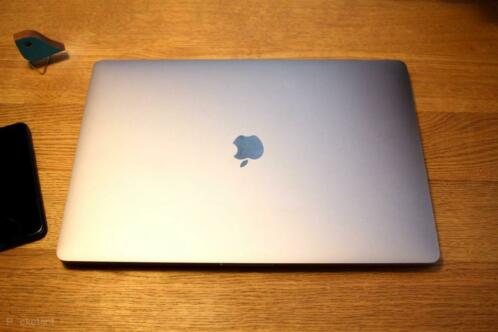 MacBook Pro 16 inch 2.3GHz i9 16GB RAM  1TB 5500M 8GB GPU