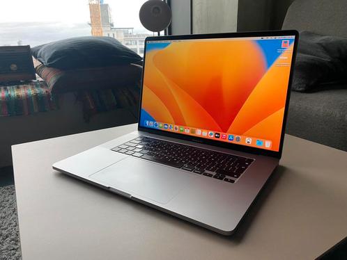 MacBook Pro 16 inch 8 CORE i9  1 Tb  16 Gb RAM  AMD 5500M