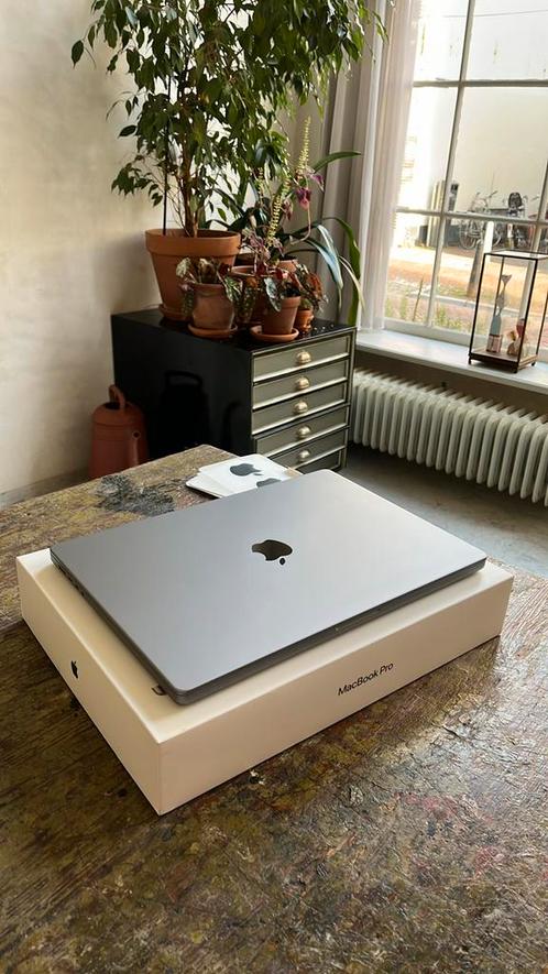 Macbook Pro 16 inch M1 Max 64GB 1TB