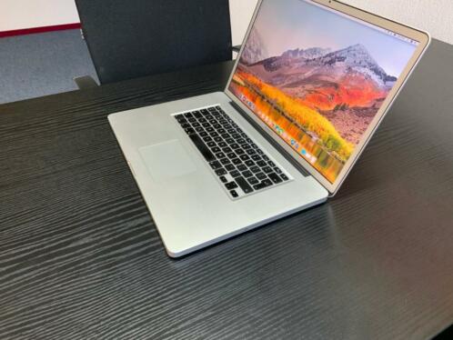 Macbook Pro 17 - i5 2,5 GHZ, 8 DDR, 240 SSD