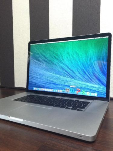 MacBook Pro 17 inch i5 3,1 GHz 8GB Ram 160 SSD500GB HDD