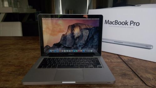 Macbook Pro 2011 13 inch 128 GB SSD 8 GB RAM