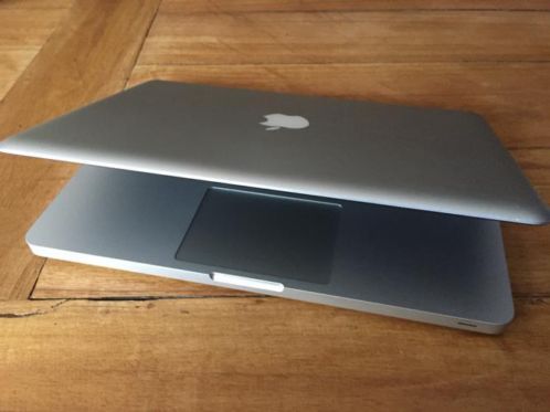 MacBook pro 2011 2,3 GHz i5 16gb DDR 3