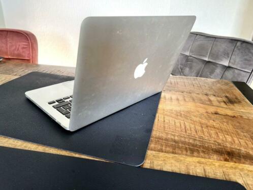 MacBook Pro (2015) 13-inch Retina i5