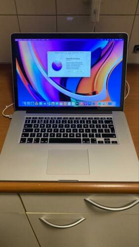 MacBook Pro  2015 15 i7 incl docking station