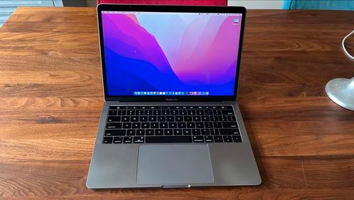 MacBook Pro 2016 13 inch  i7 3.3Mhz 16GB 256GB Space grey