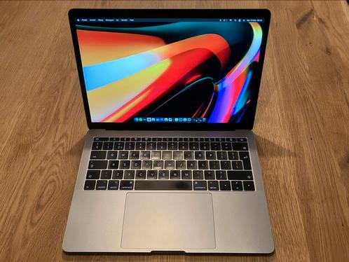 MacBook Pro 2017  13 inch  8GB  128 GB  Space Grey