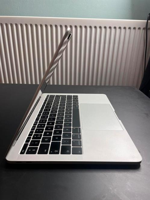 Macbook Pro 2017 13 inch met oplader