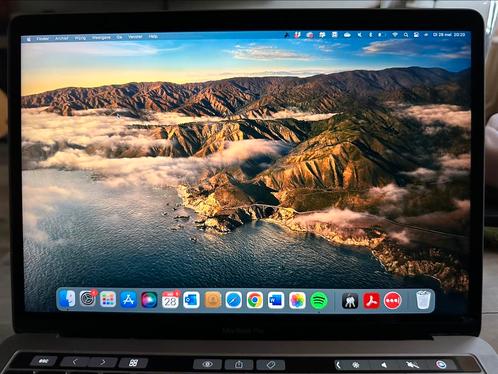MacBook Pro 2017 13 inch met Touchbar, zeer goede staat