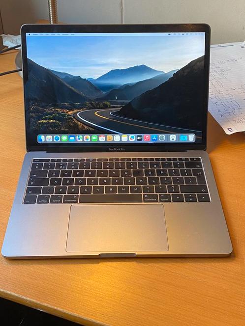 Macbook pro 2017, 13 inch, two thunderbolt 3 ports,