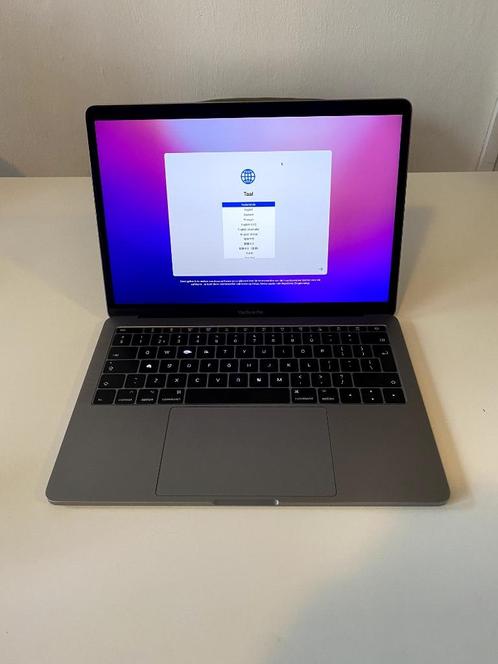 MacBook Pro 2017 13quot (i516gb256gbSSD) Space grey
