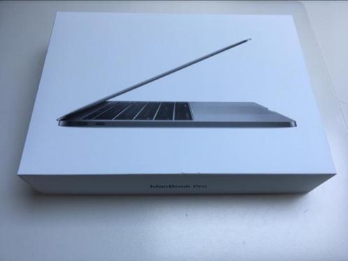 Macbook pro 2017 gesealed 13inch 256gb ssd space grey