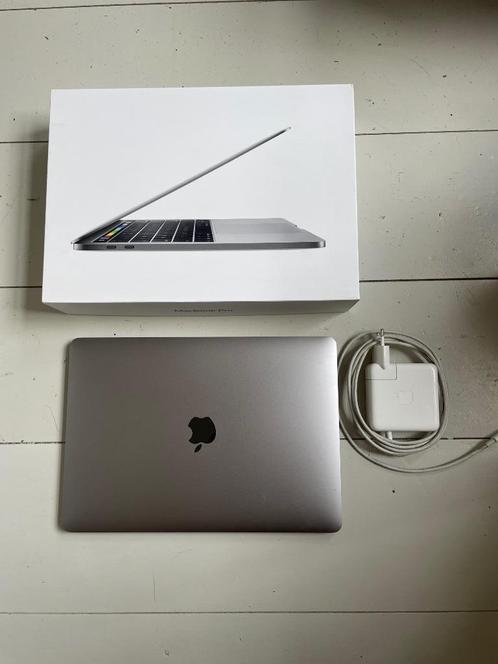 MacBook Pro 2017  i5  8GB  500GB SSD  13 inch  Touch Ba