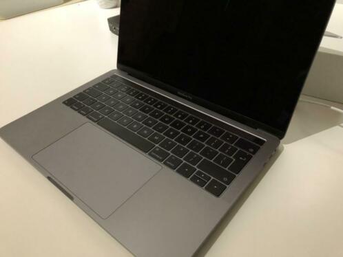 Macbook Pro 2017 touchbar - 13034 inch - 16GB - space gray