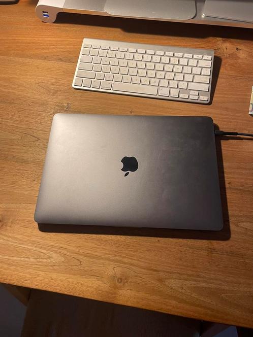 Macbook pro 2018 13 inch