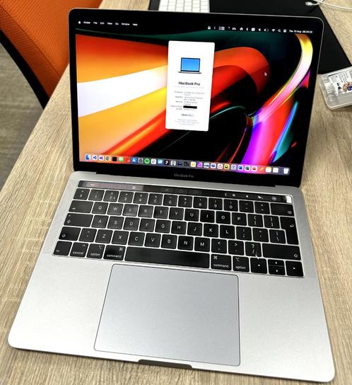 MacBook Pro 2018 13 inch - intel i5 (incl. opladerampsleeve)