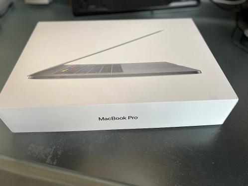 MacBook Pro 2018 15.4 inch 32GB Mem 2TB opslag