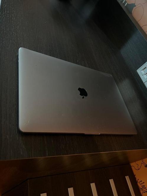 MacBook Pro 2019 15 inch Radeon i9