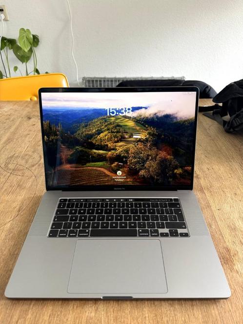 MacBook Pro 2019 16 inch  Intel Core i7  512 GB SSD