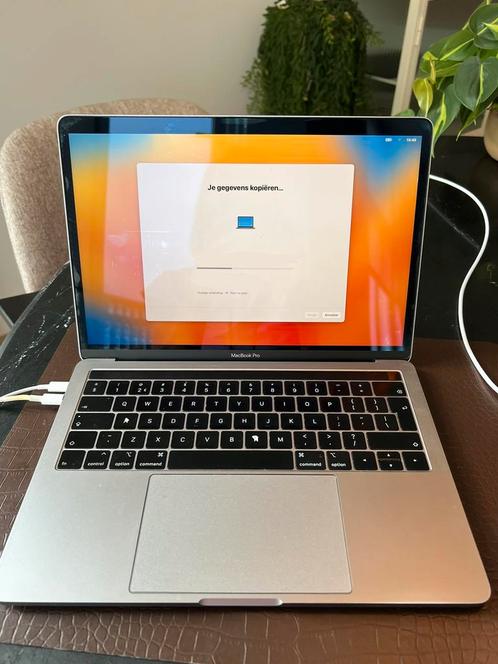 Macbook pro 2019 i5 256gb 13 inch met touchbar