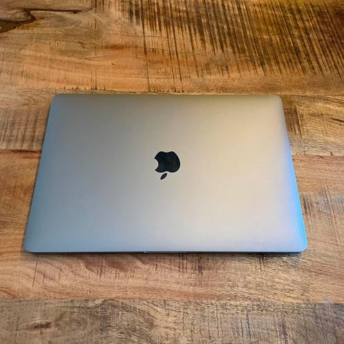 Macbook Pro 2019 met touchbar  13 inch