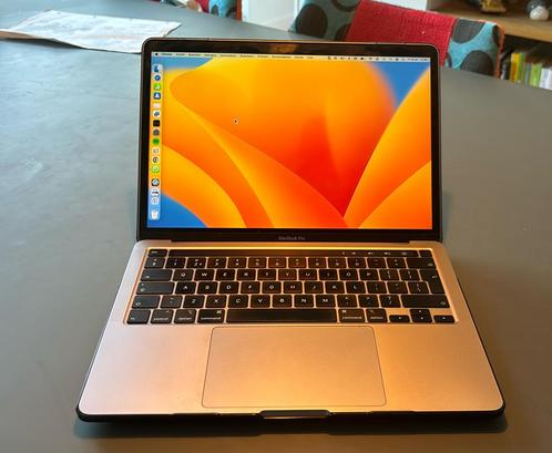 Macbook pro 2020  1,4 ghz  i5  nieuwe accu  touch bar