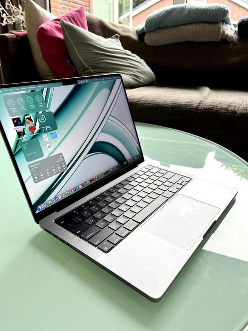 MacBook Pro 2021 14 inch M1 Pro 1TB 16 GB ram