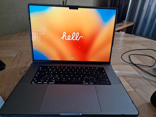 MacBook Pro 2022 zo goed als nieuw en compleet.