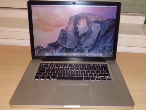 Macbook Pro 2.2Ghz i7 15 inch Late 2011 256GB SSD Hi-Res 8GB