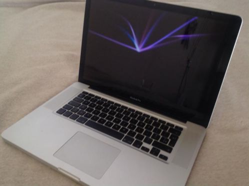 Macbook Pro 2,53 Core Duo 8 GB RAM met SSD  nieuwe batterij